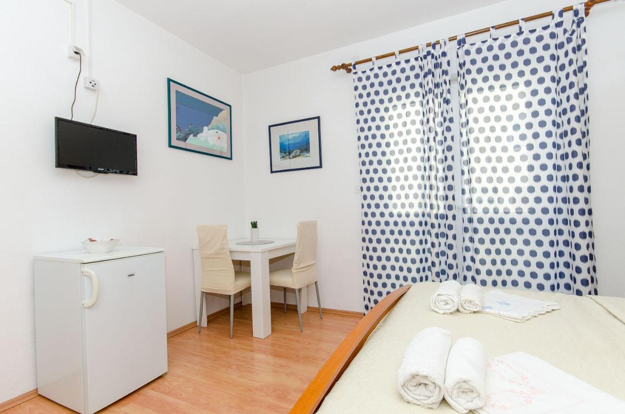 מאקרסקה Apartments Katica מראה חיצוני תמונה
